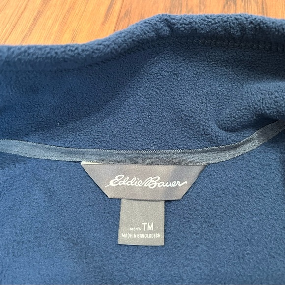 NEW. Eddie Bauer fleece jacket. - Picture 4 of 8